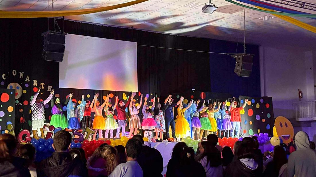 Jóvenes en el escenario
